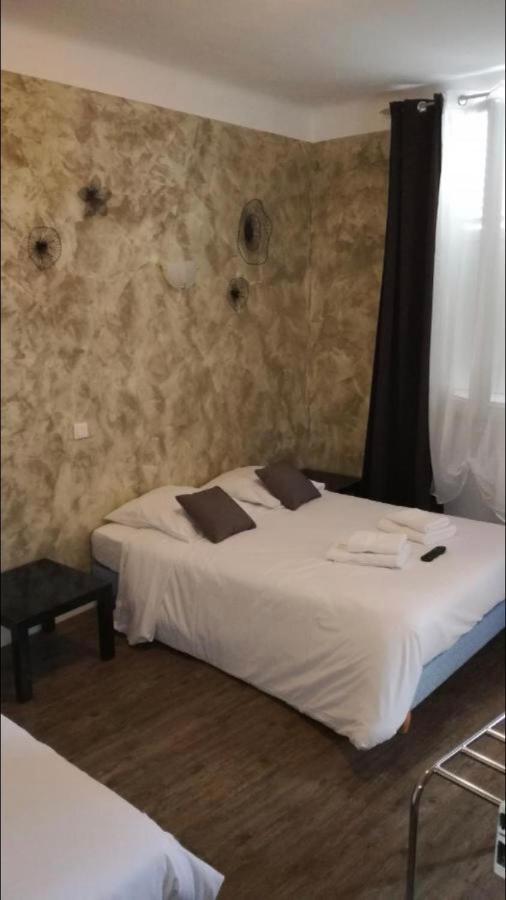 Hotel Le Toro Bleu Montier-en-Der Esterno foto